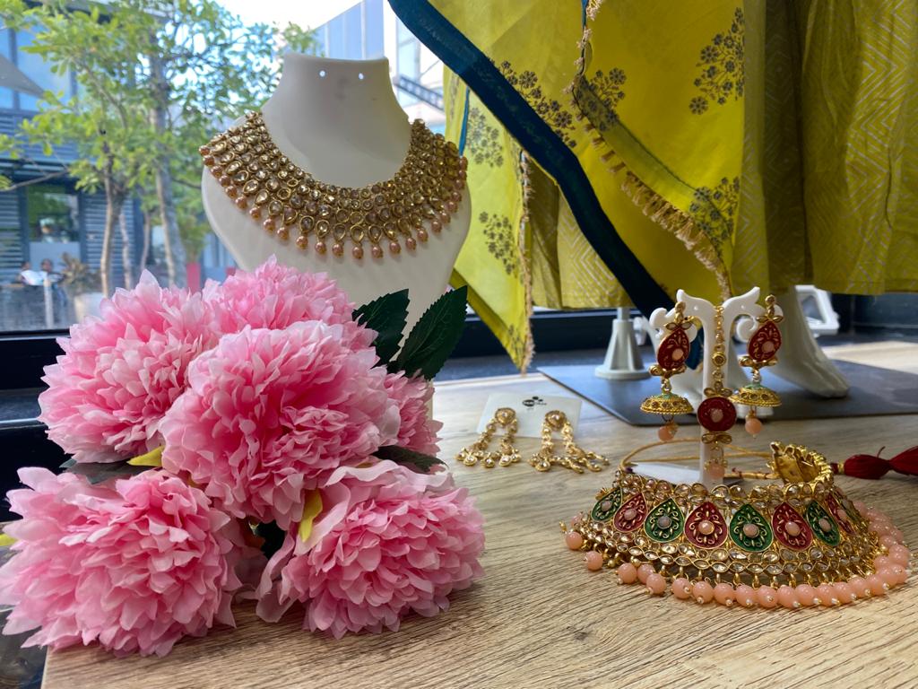 Go Traditional in Style with Hayah Go Traditional in Style with Hayah